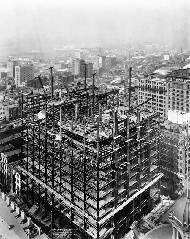 640px-Woolworth_Building_2_Feb._1912_LC-USZ62-105567.jpg