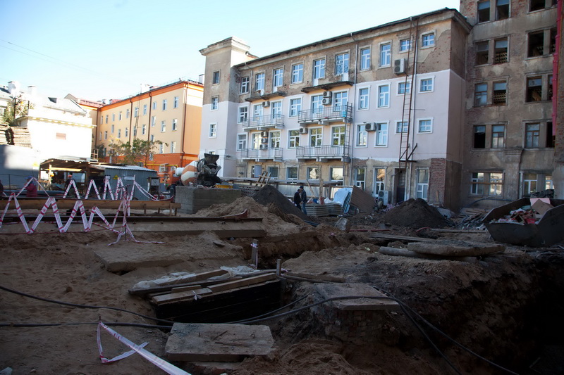 http://www.rabochy-put.ru/photogalary/58212-reconstruction-of-the-building-of-the-smolensk.html