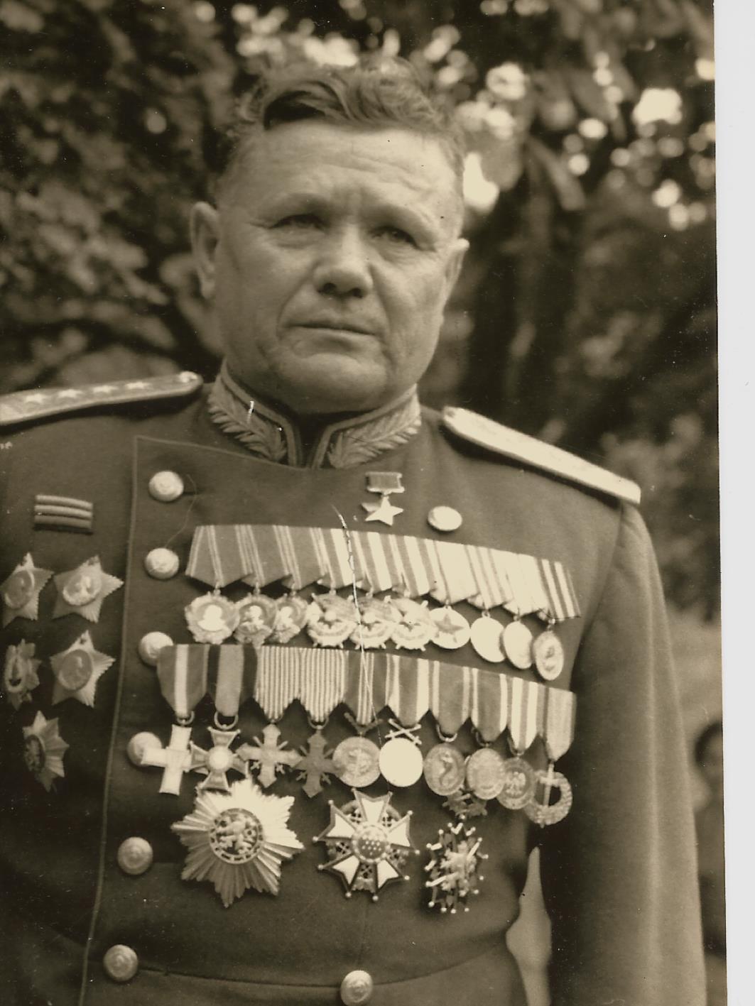 RUSSISCHER GENERAL MIT AUSZEICHNUNG PORTRAIT 92.JPG