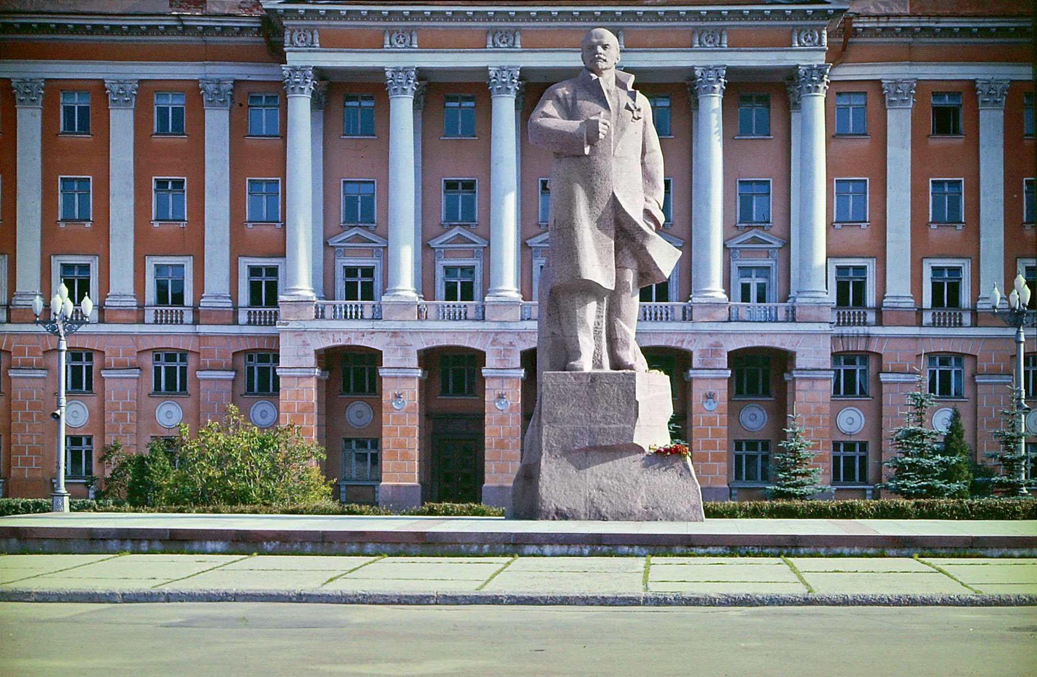 Дом Советов (1971-1972).jpg