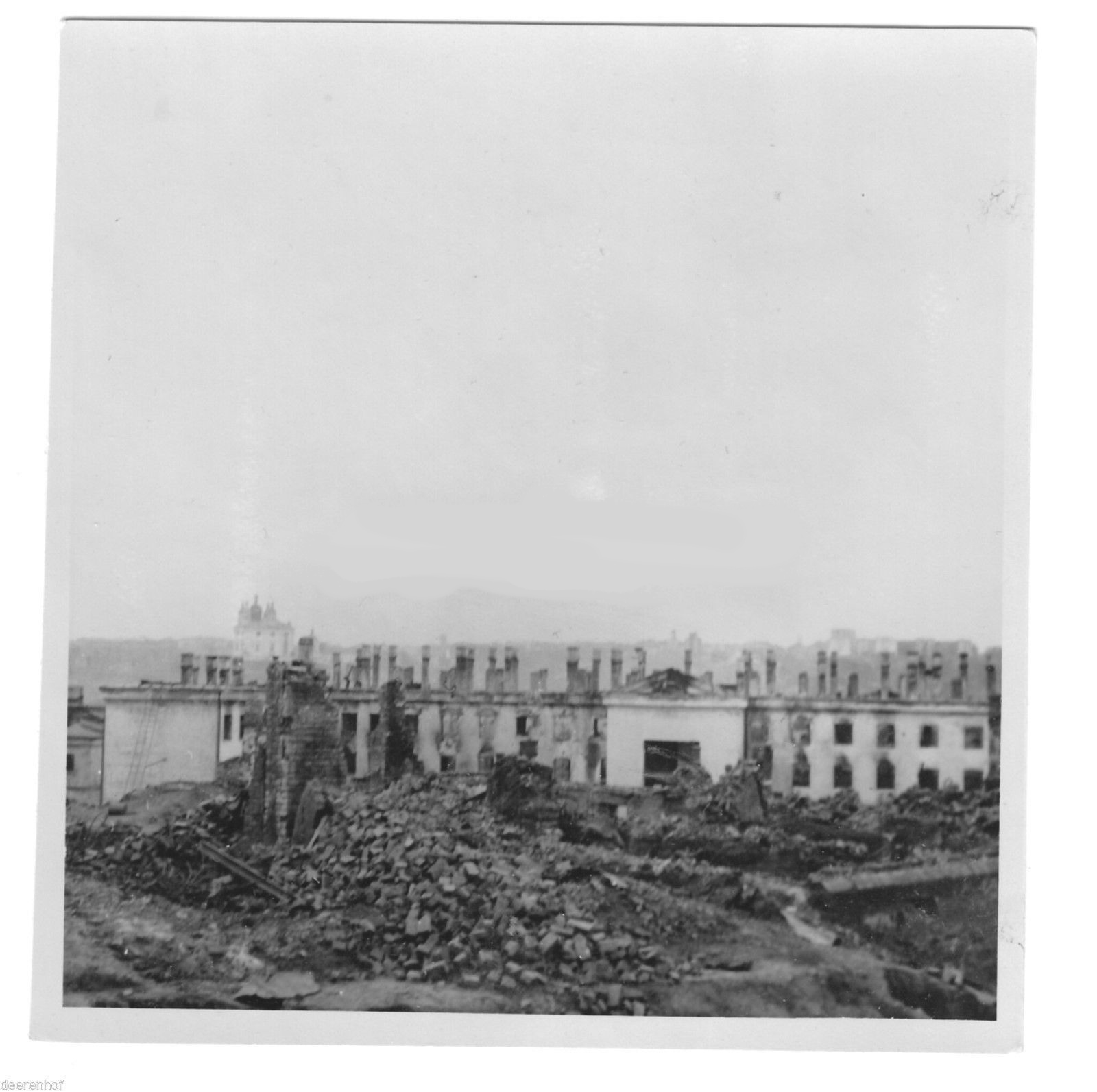 Foto, Wehrmacht, Blick auf zerstörte Gebäude in Smolensk.jpg