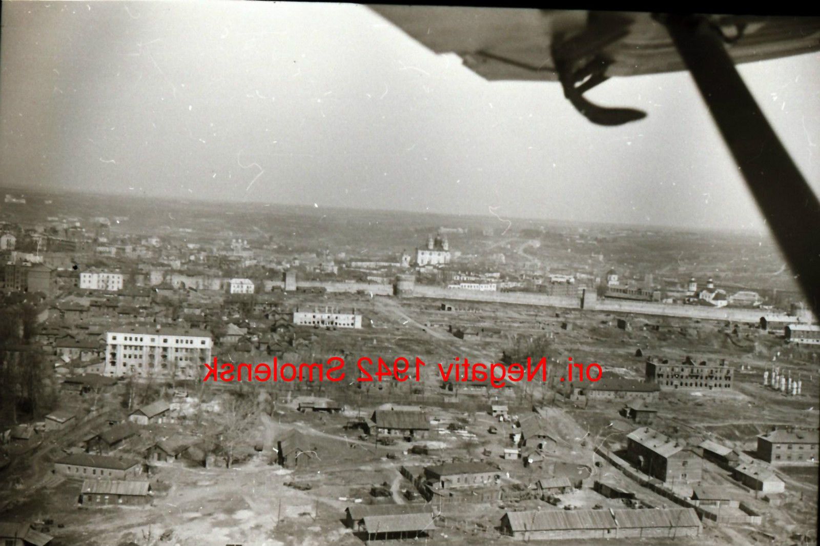 Foto 2 WK, orig. negativ, Ostfront,Smolensk, Luftaufnahme, Gebäude, Kathedrale.jpg