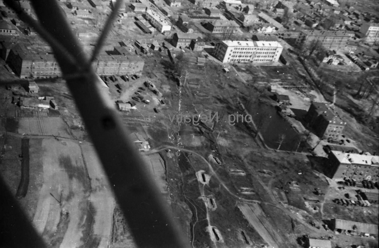 Foto 2 WK, orig. negativ, Ostfront,Smolensk, Luftaufnahme, WH Fahrzeuge, Super.jpg