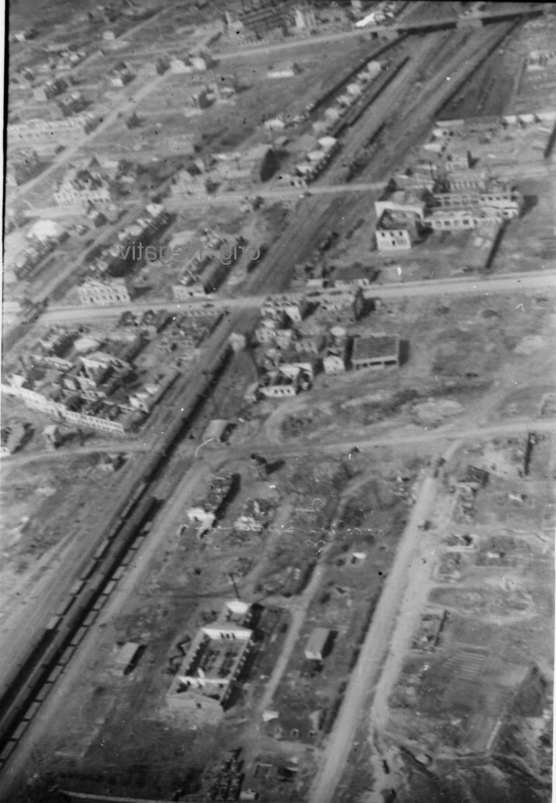 Foto 2 WK, orig. negativ, Ostfront,Smolensk, Luftaufnahme,Bahnhof, Eisenbahn,Top.jpg