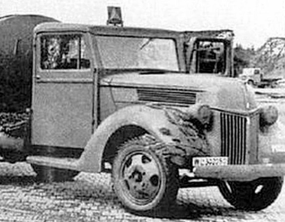 Ford V3000 Tanker166.jpg