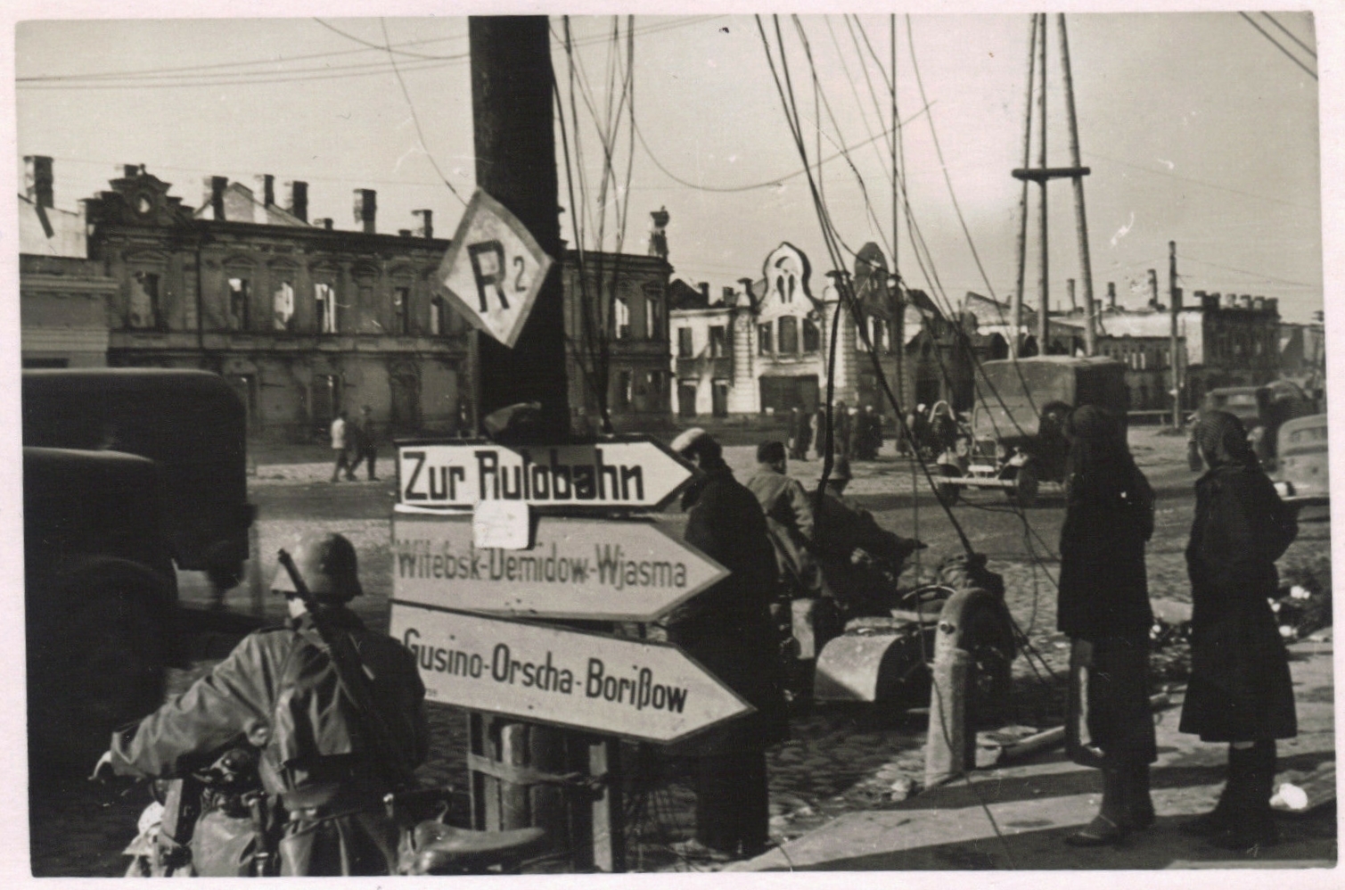 Org.Foto, Russland Smolensk Schilder Schilderwald Wegweiser Kradmelder, 2WK_.jpg