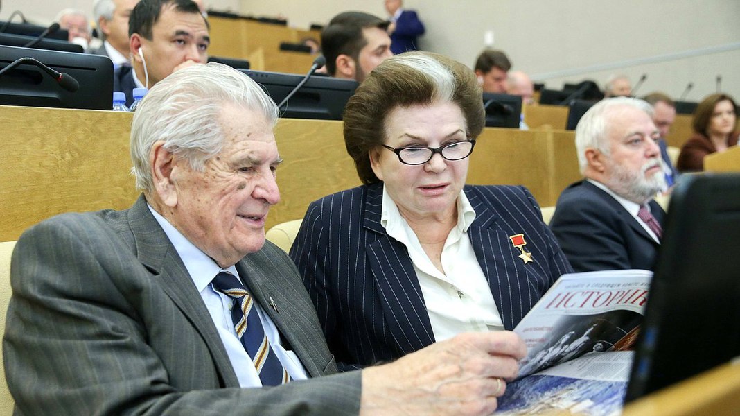 1068px-Russian_State_Duma_adopts_second_reading_of_legislation_raising_the_retirement_age_21.jpg