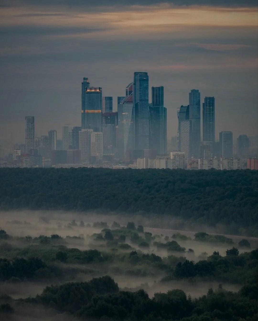 Рассвет над Москвою-рекой.jpg