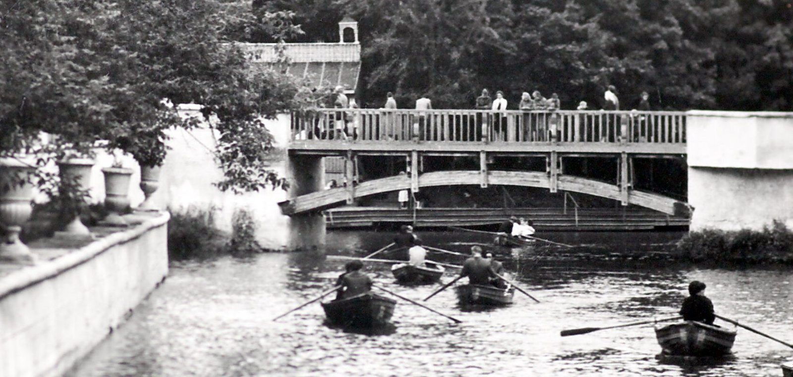1964 ПКиО (мост).jpg
