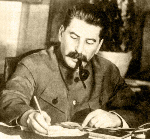 Сталин с трубкой2.jpg