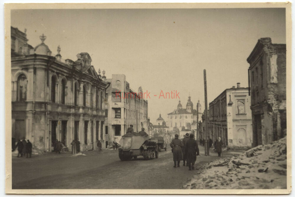 Q293 Foto Wehrmacht Russland Rschew wird geräumt 1.3. 43 Panzer Halbkette 251.jpg